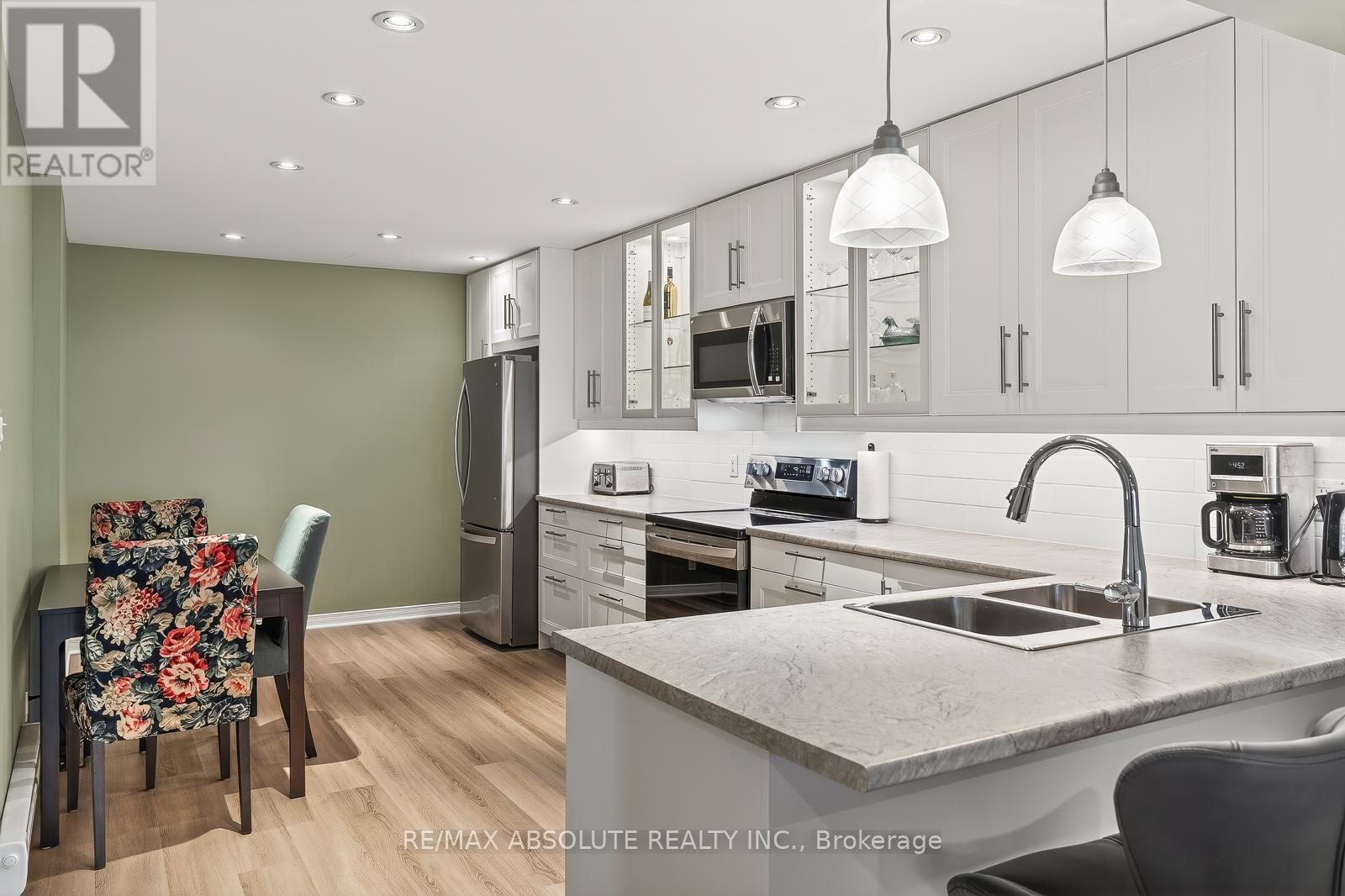 206 STRATAS COURT - 16