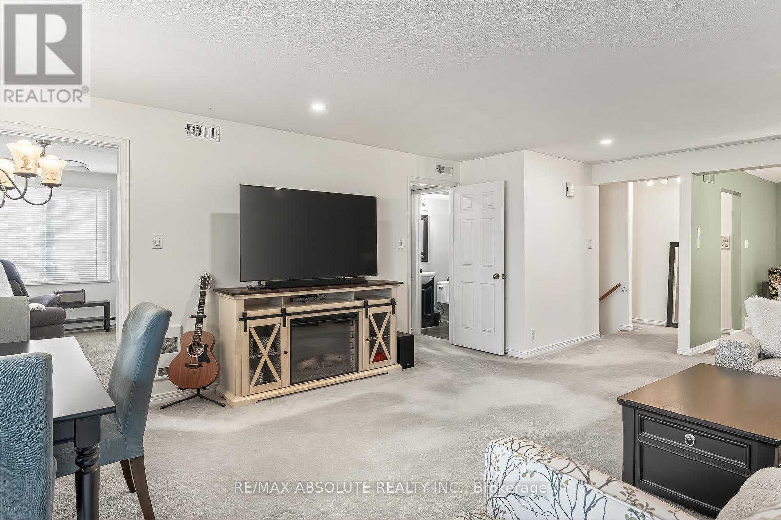 206 STRATAS COURT - 29