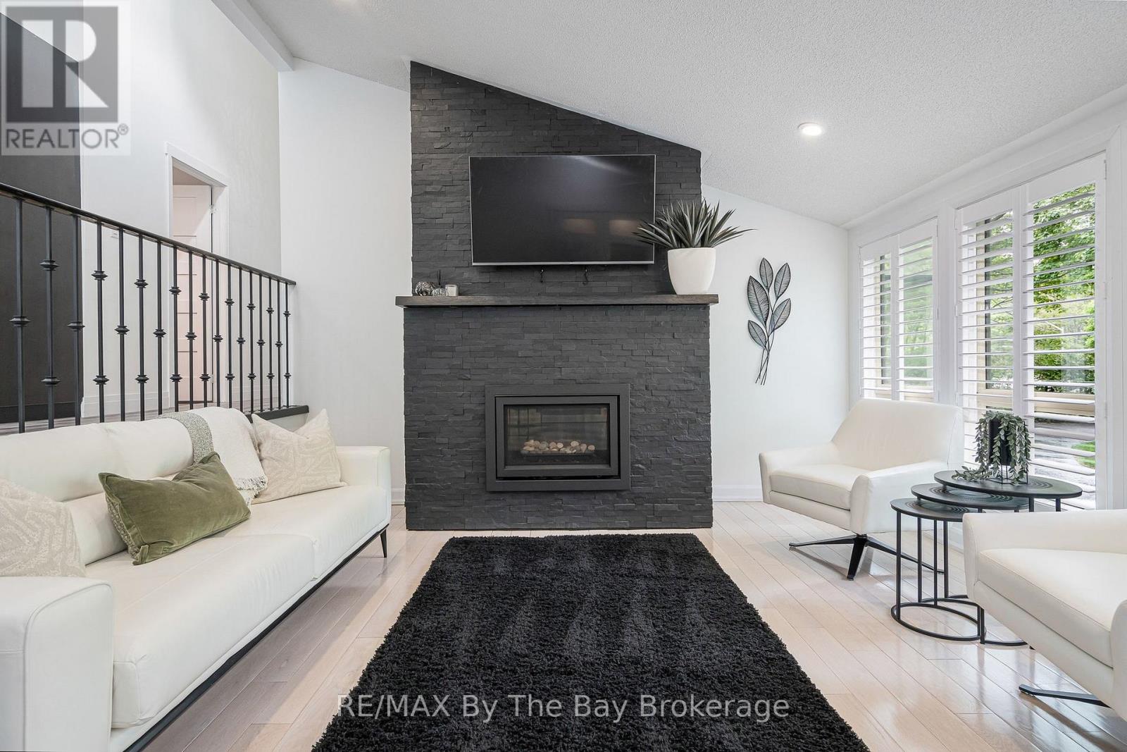 10 BIRCHWOOD TRAIL - 7
