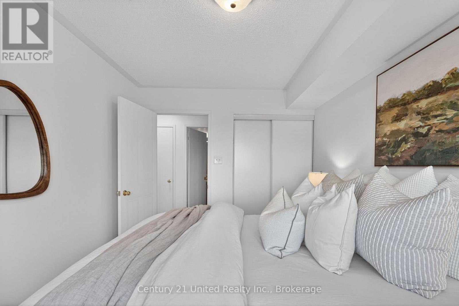 #30 2285 BUR OAK AVENUE - 40