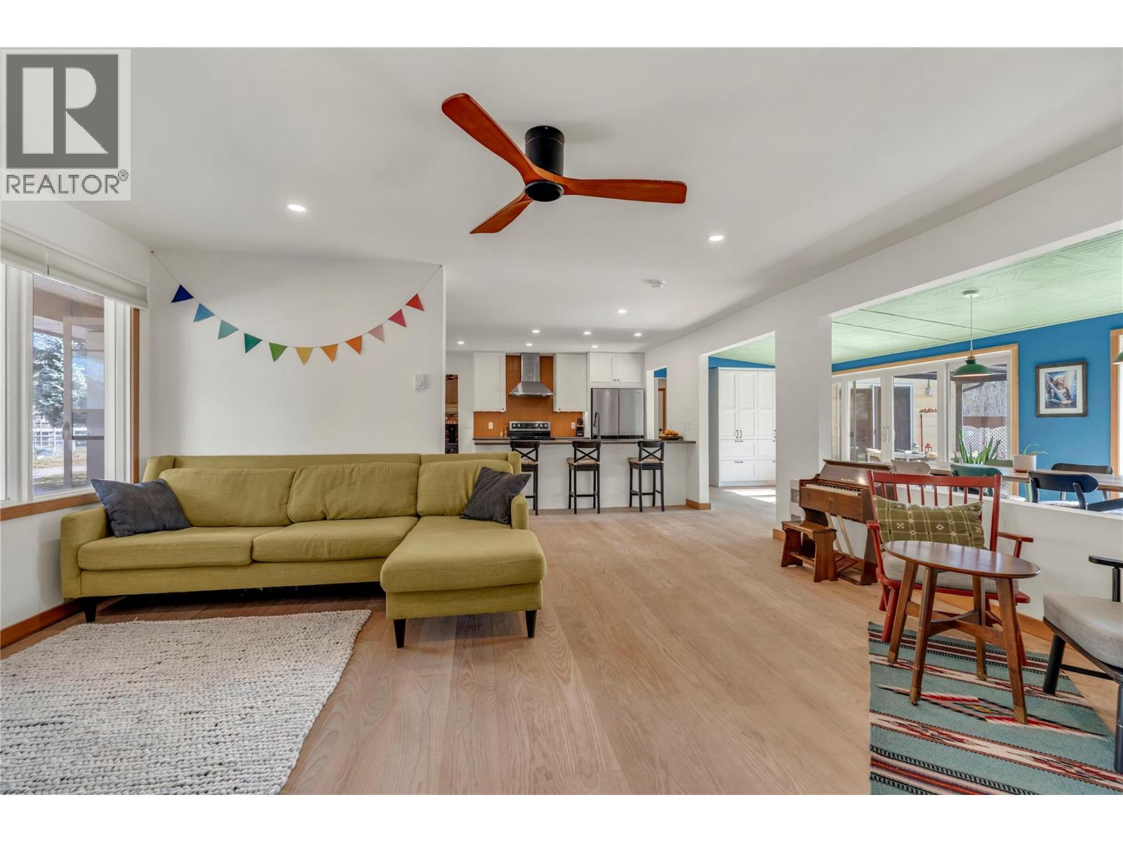 212 Carr Crescent - 4