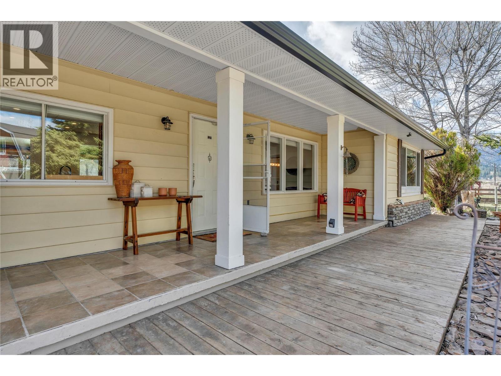 212 Carr Crescent - 3