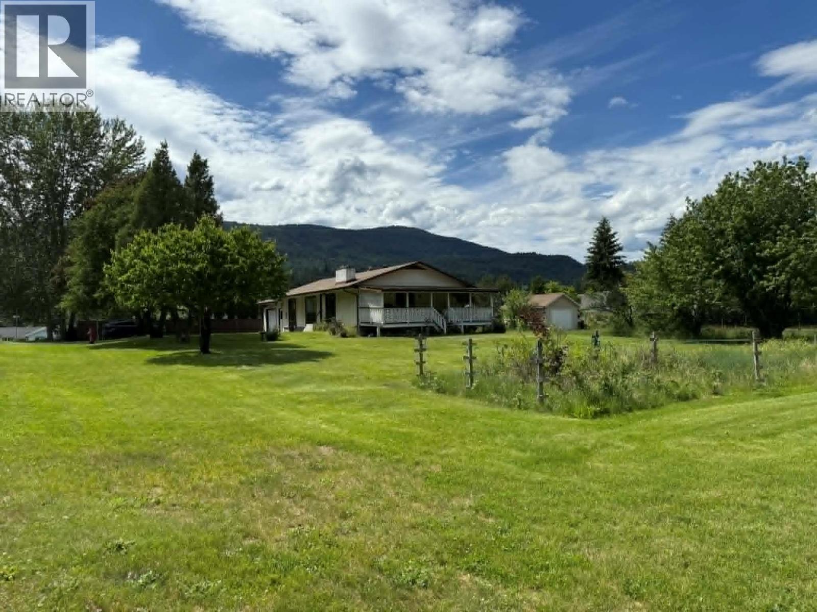 1003 Bridgeview Crescent - 21