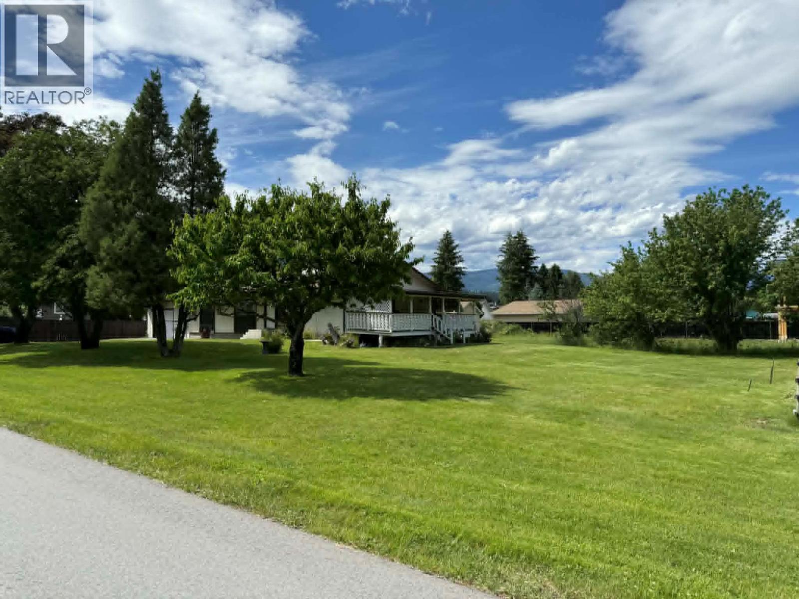 1003 Bridgeview Crescent - 20