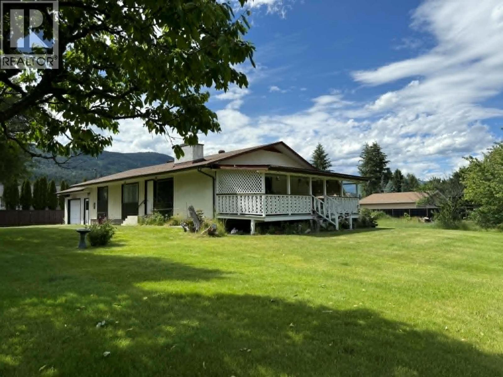 1003 Bridgeview Crescent - 6