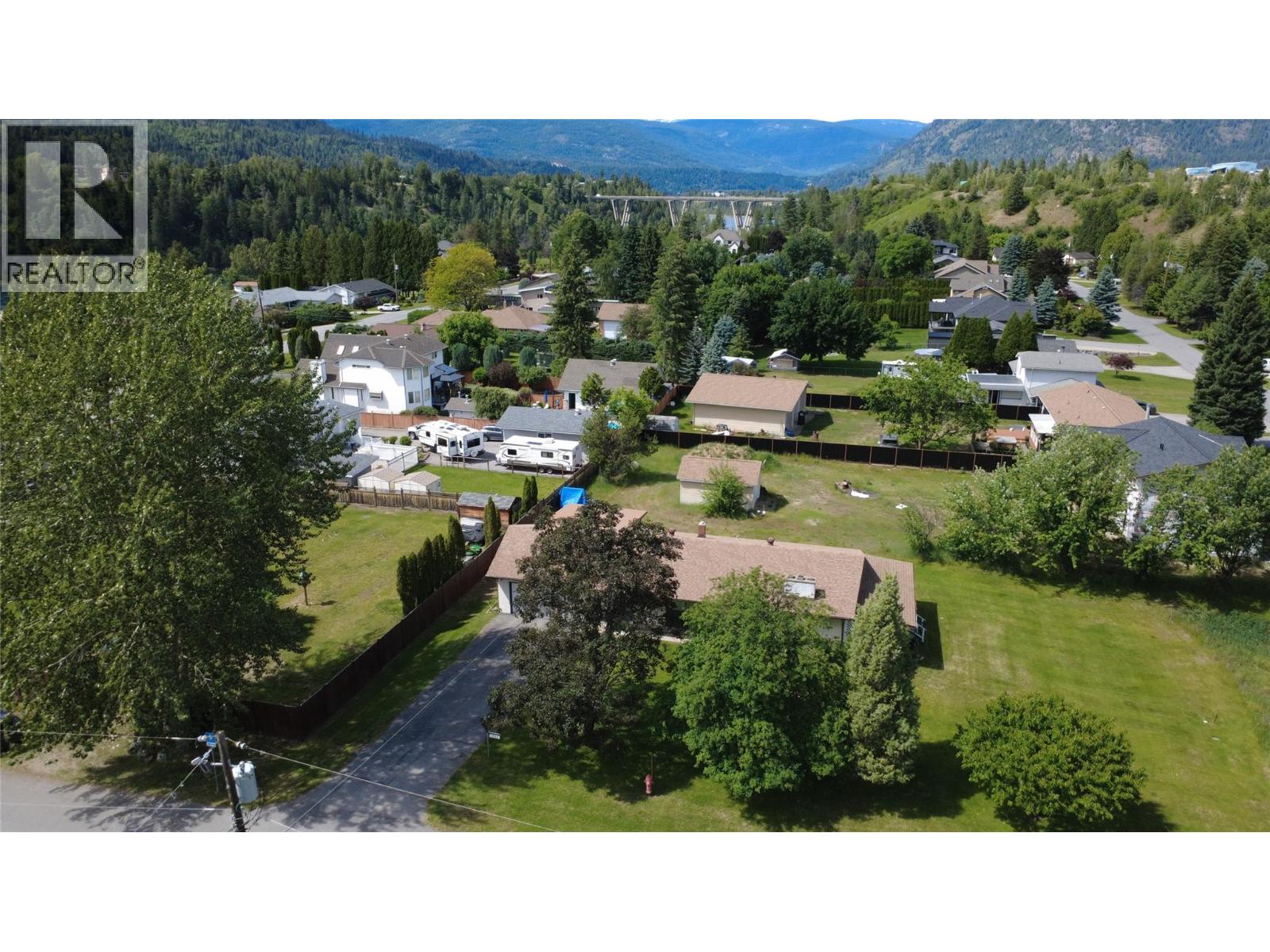 1003 Bridgeview Crescent - 7