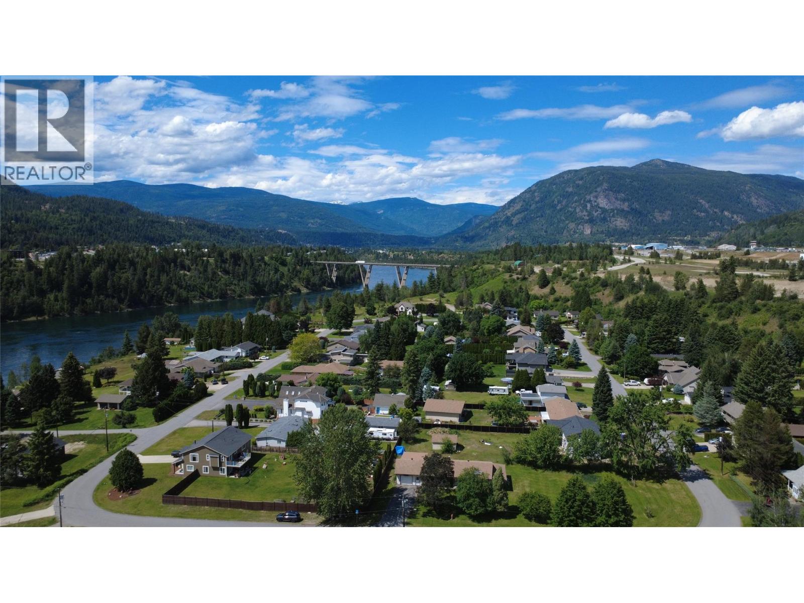 1003 Bridgeview Crescent - 9
