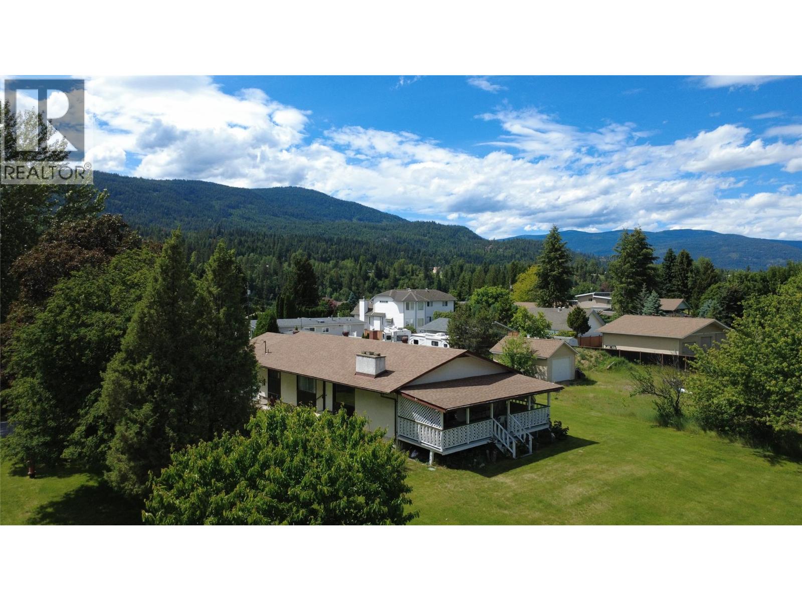 1003 Bridgeview Crescent - 1