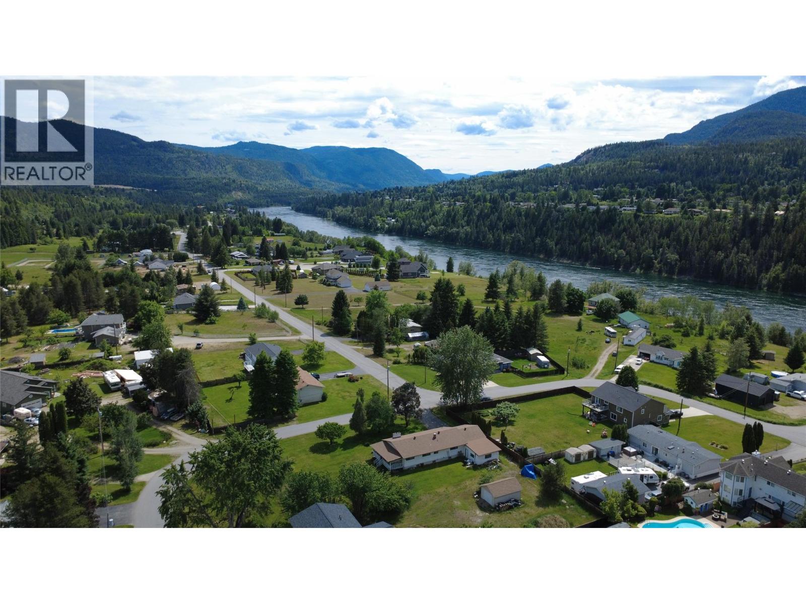1003 Bridgeview Crescent - 12