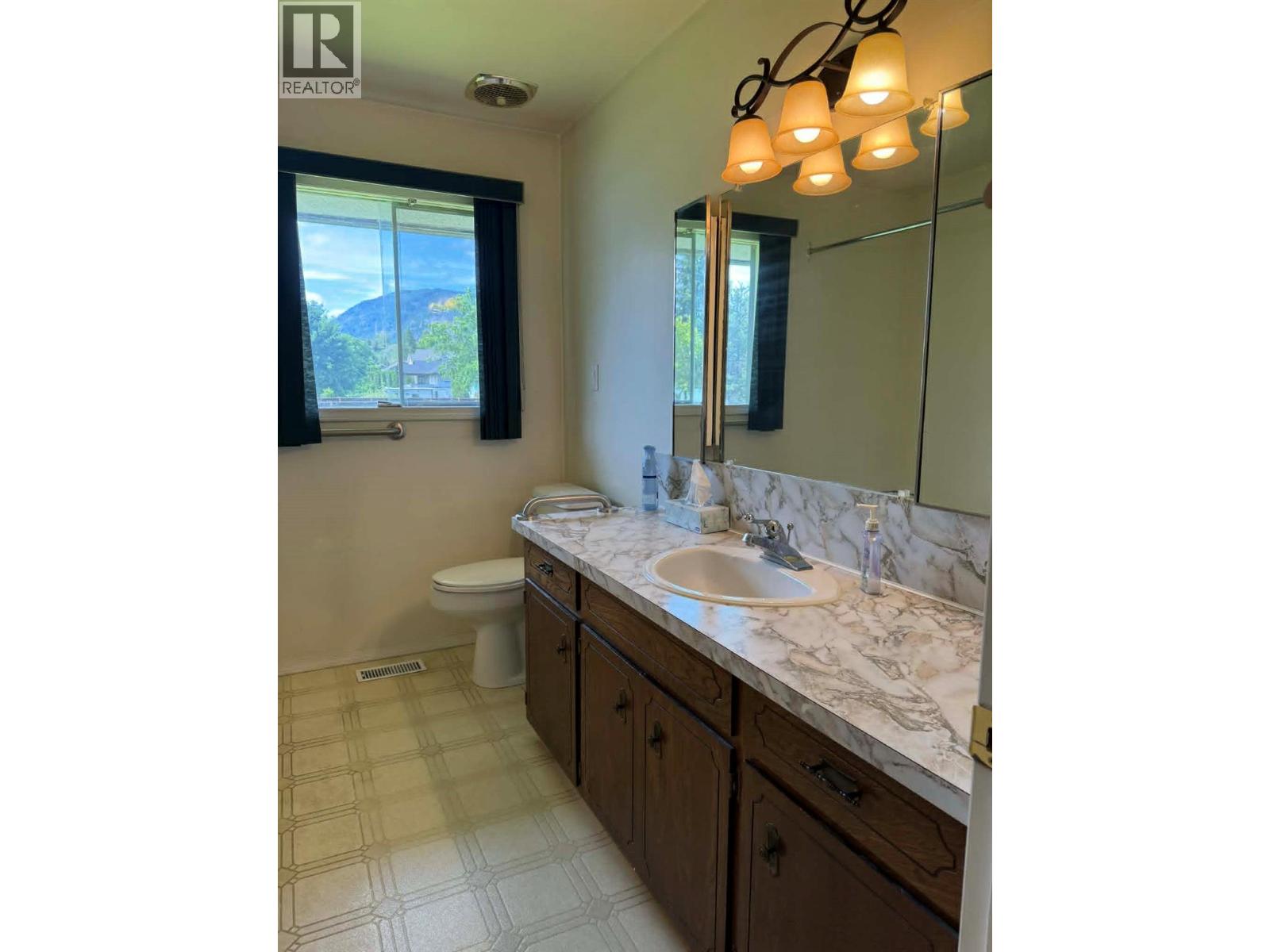 1003 Bridgeview Crescent - 40