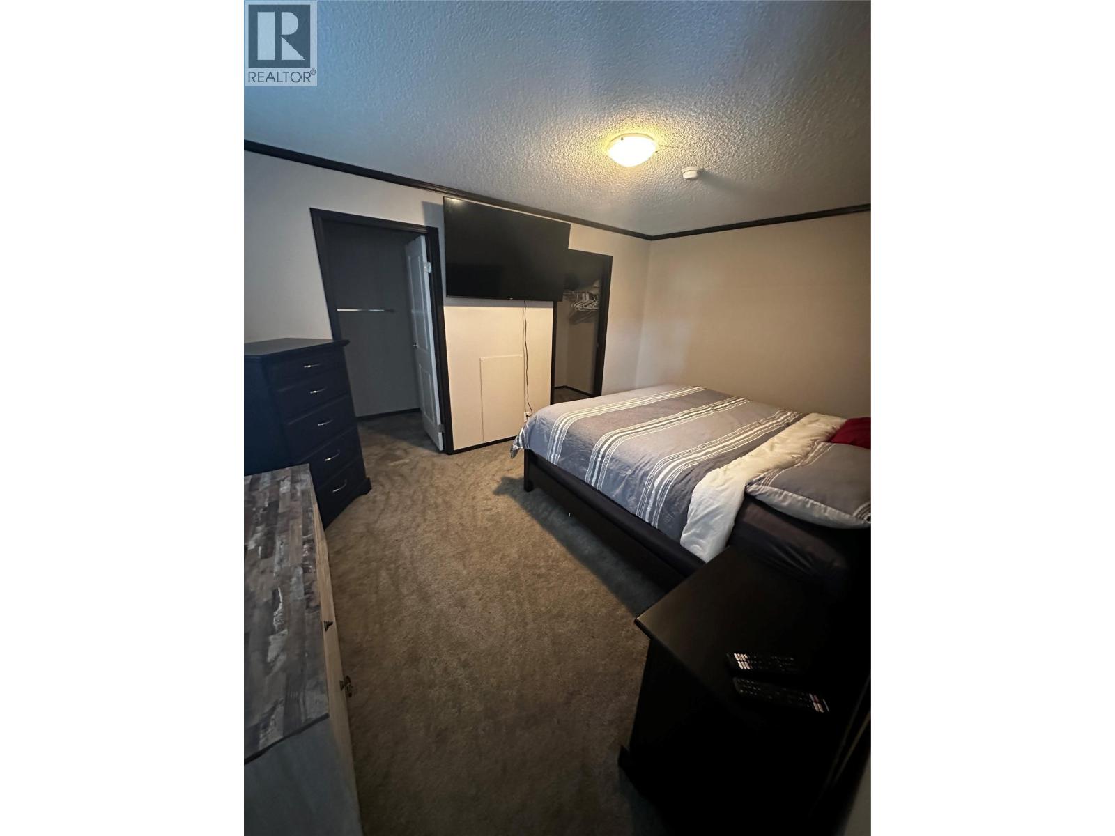 5207&5209 43 Street - 5
