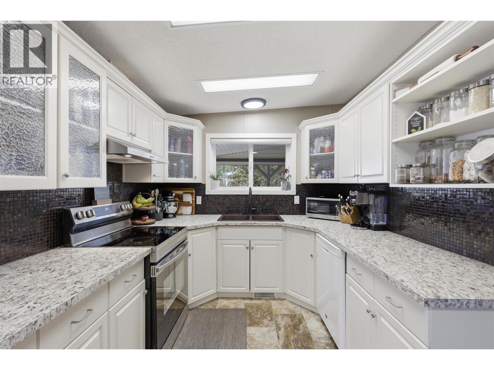 #125 1555 Howe Road - 11