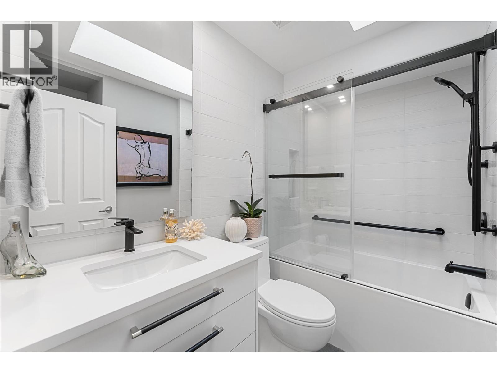 2090 Chilcotin Crescent, Kelowna