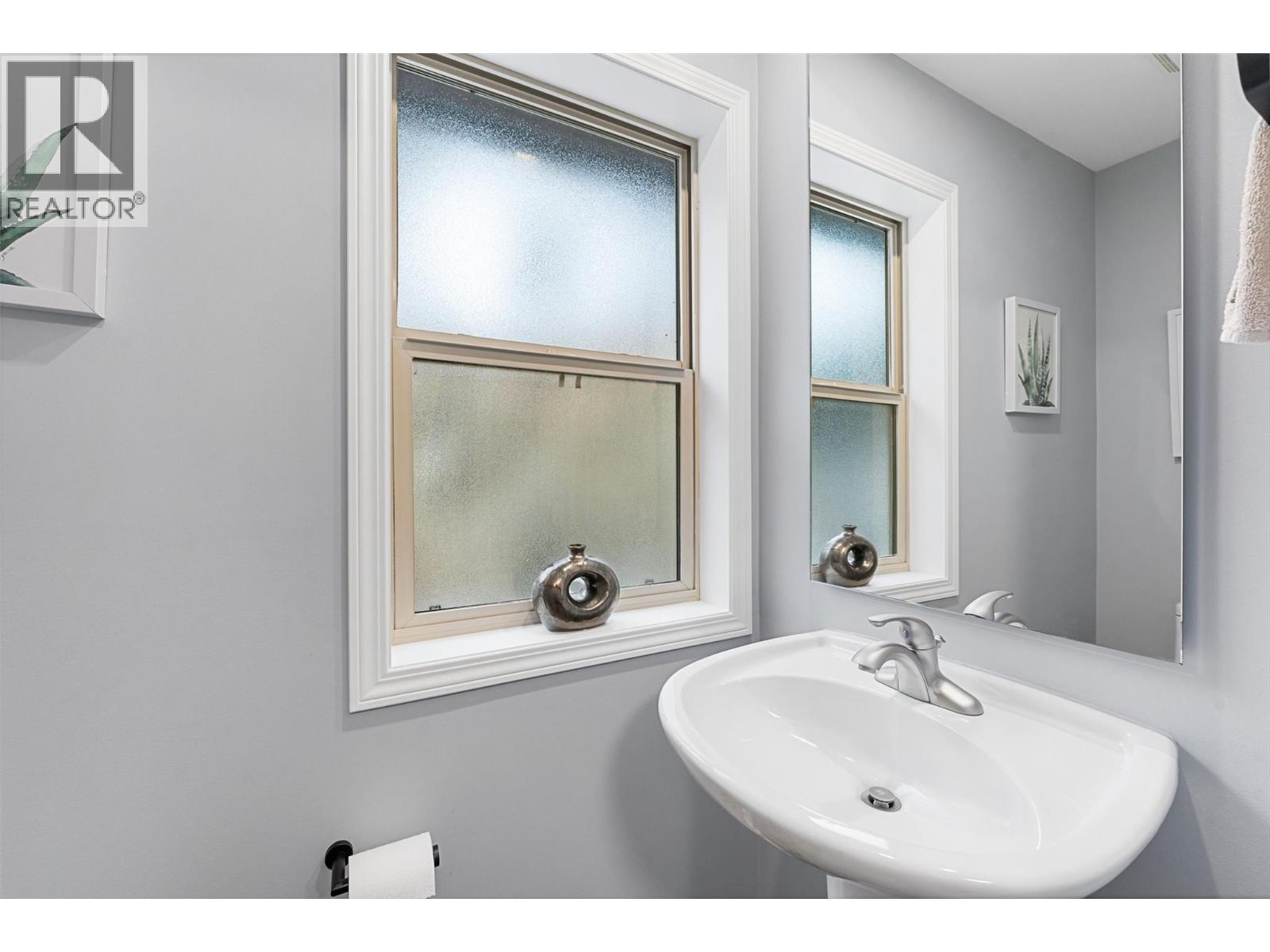 2090 Chilcotin Crescent, Kelowna