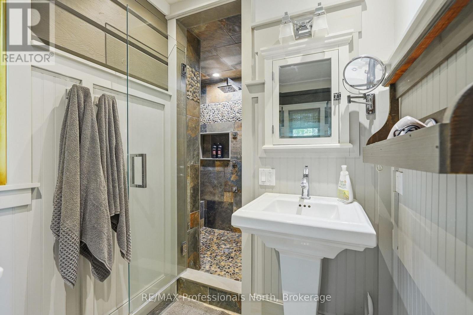 200 RIVERSIDE DRIVE - Image 22