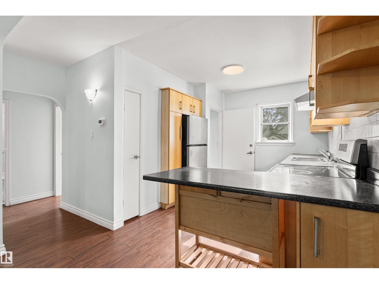 11605 91 ST NW - 10