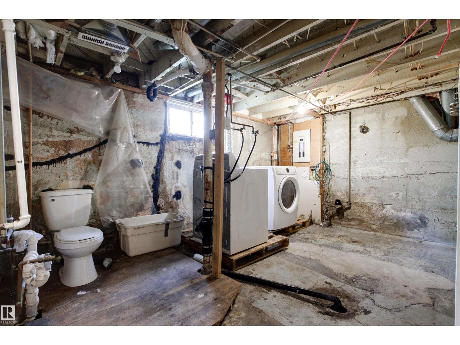 11605 91 ST NW - 32