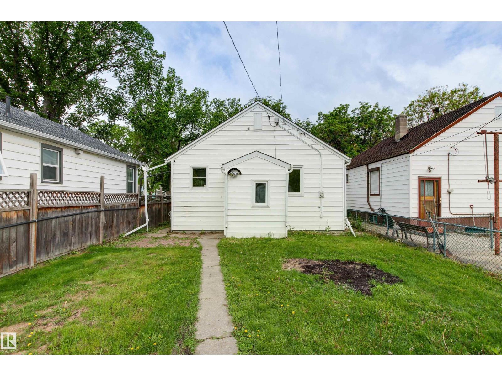 11605 91 ST NW - 40