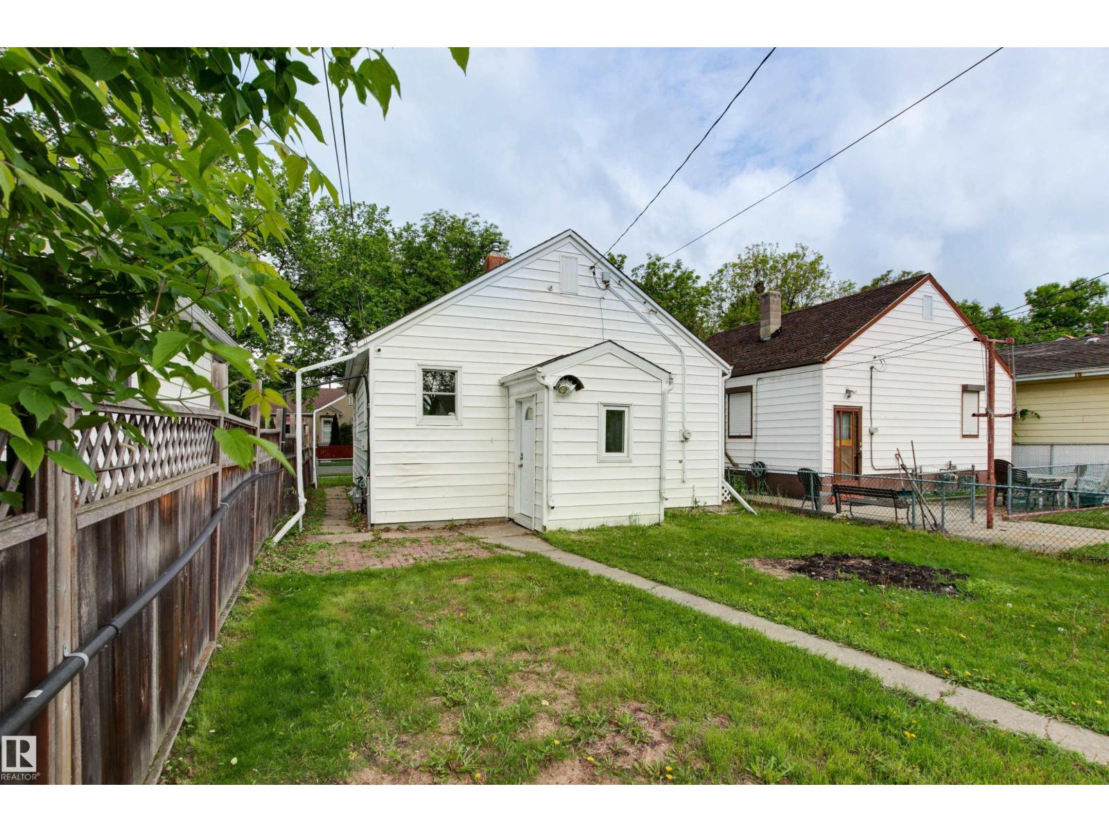 11605 91 ST NW - 41
