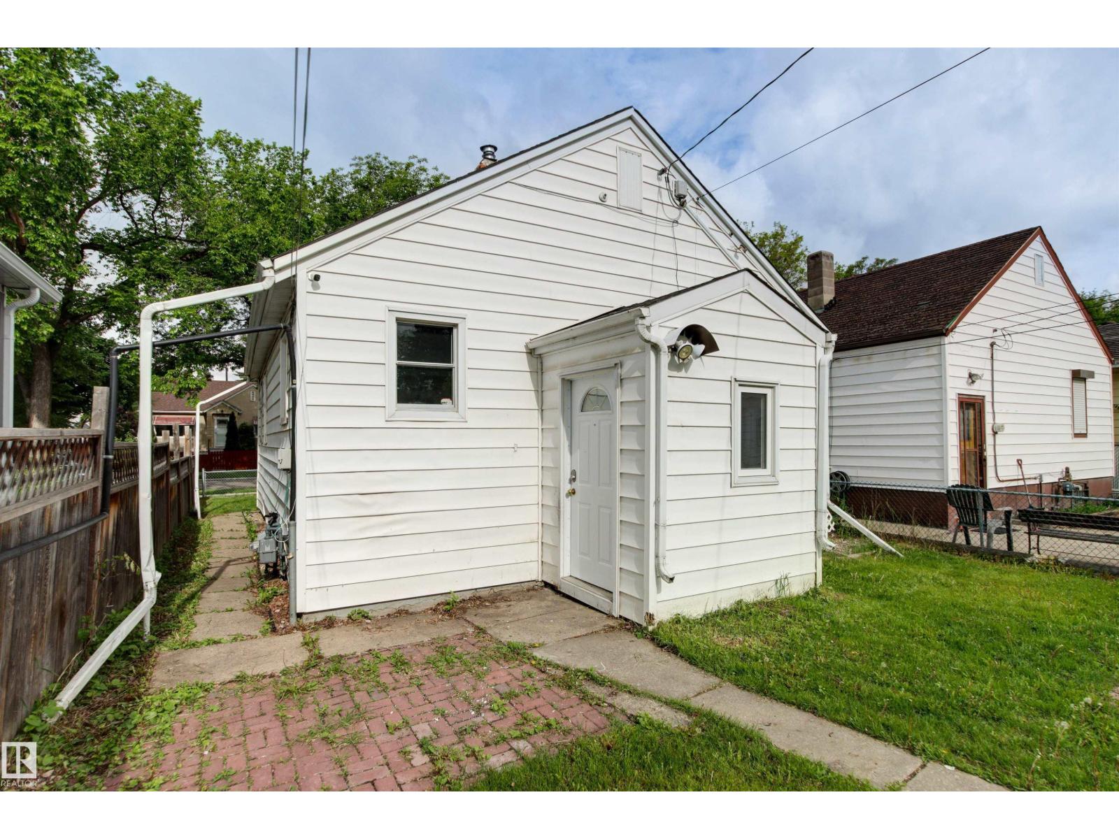 11605 91 ST NW - 42