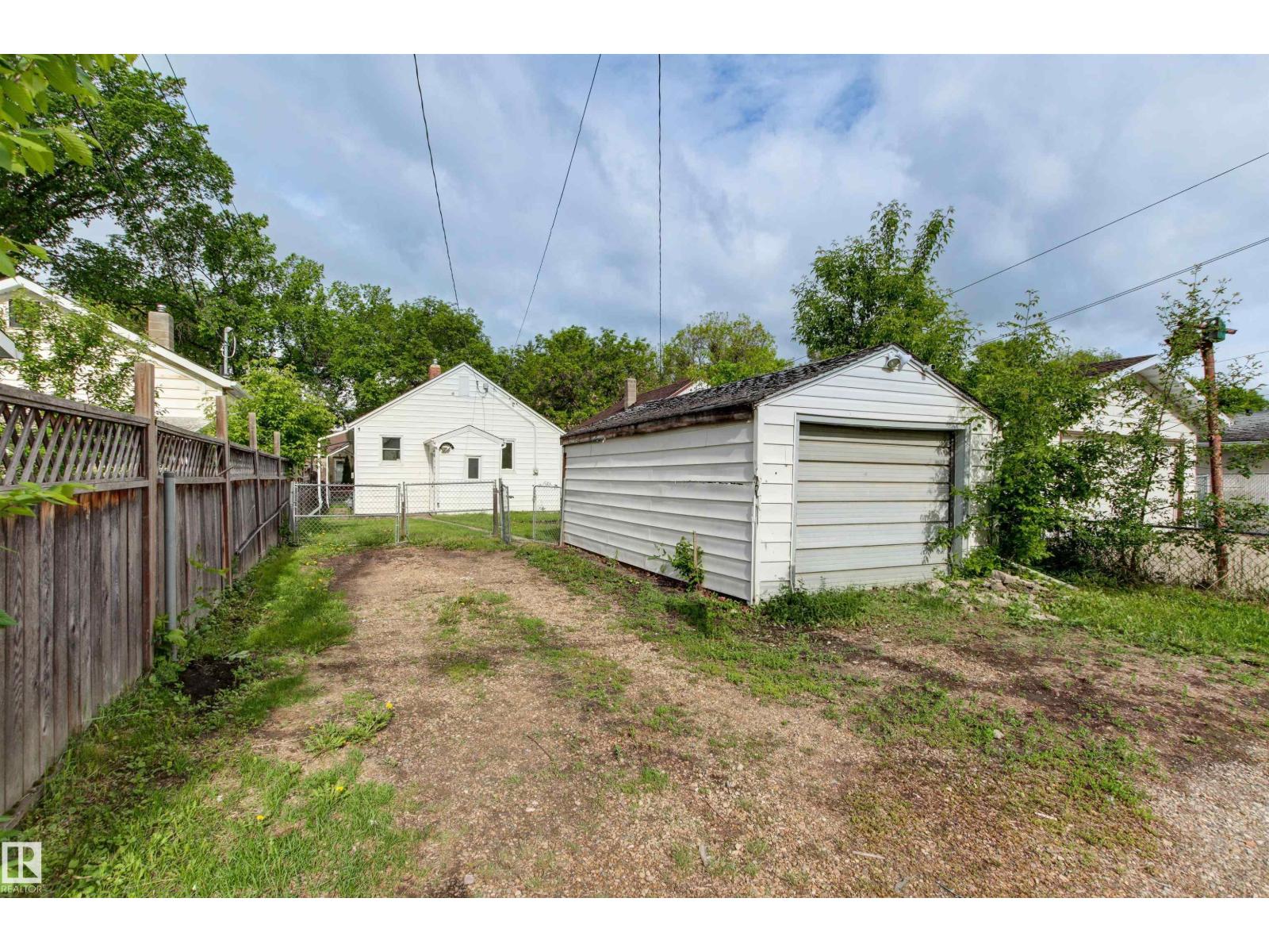 11605 91 ST NW - 43