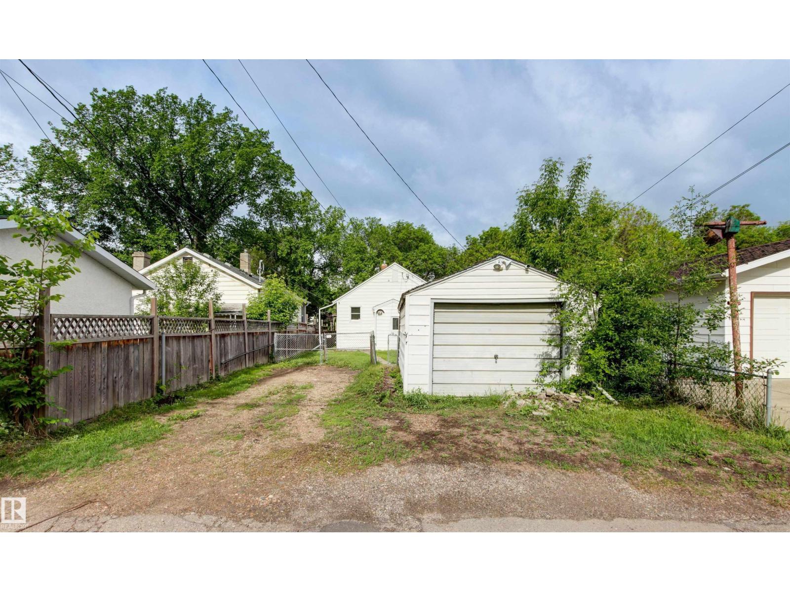 11605 91 ST NW - 44