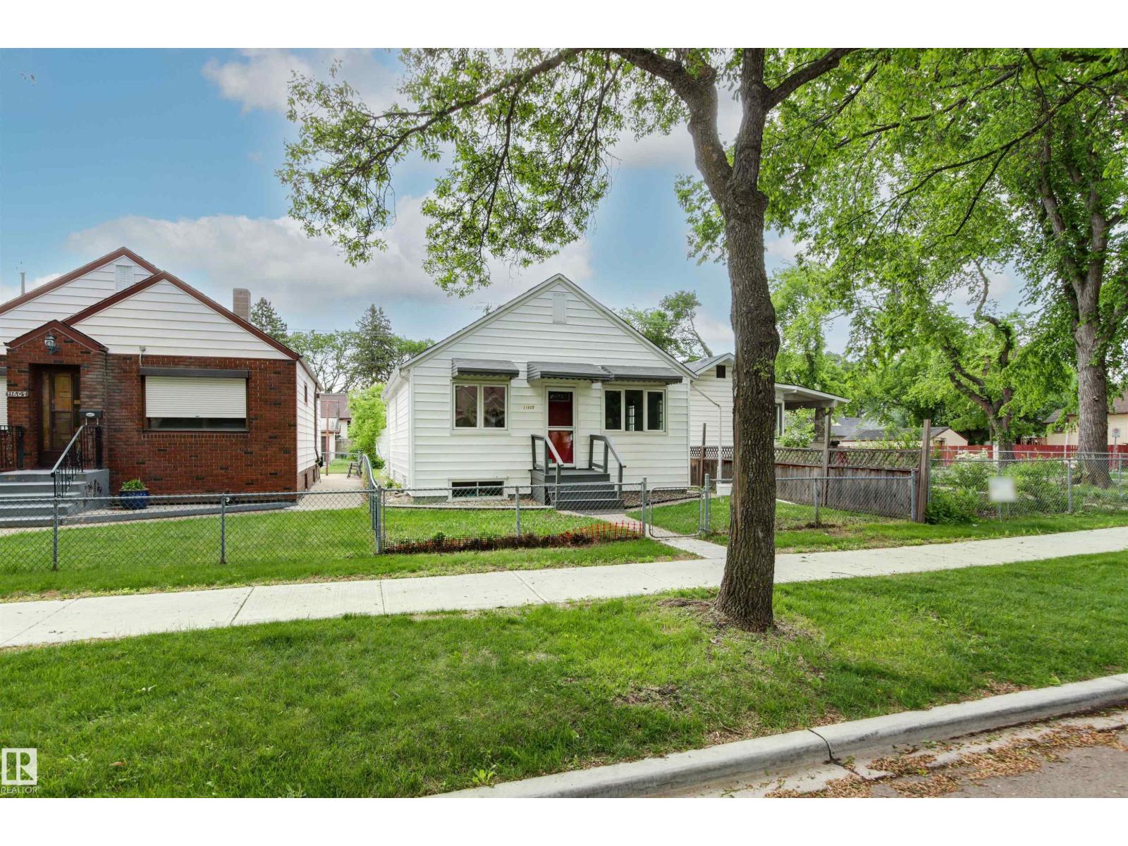 11605 91 ST NW - 45