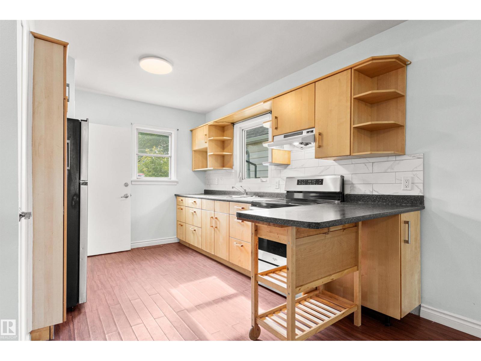 11605 91 ST NW - 8