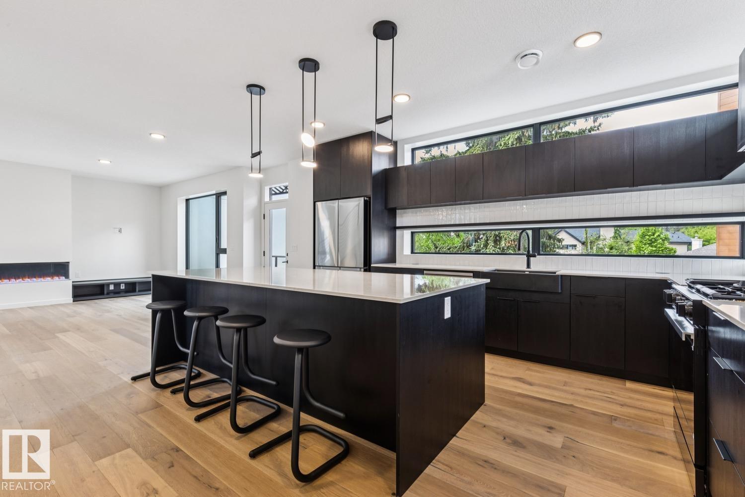 #6 10331 Wadhurst RD NW - 13