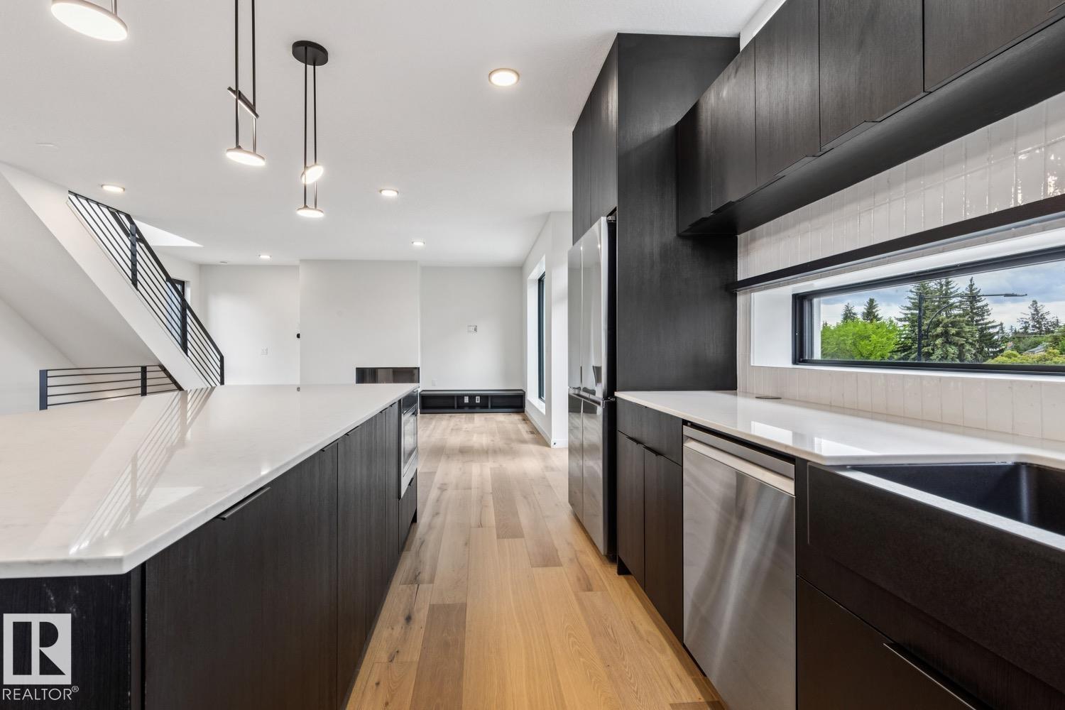 #6 10331 Wadhurst RD NW - 17