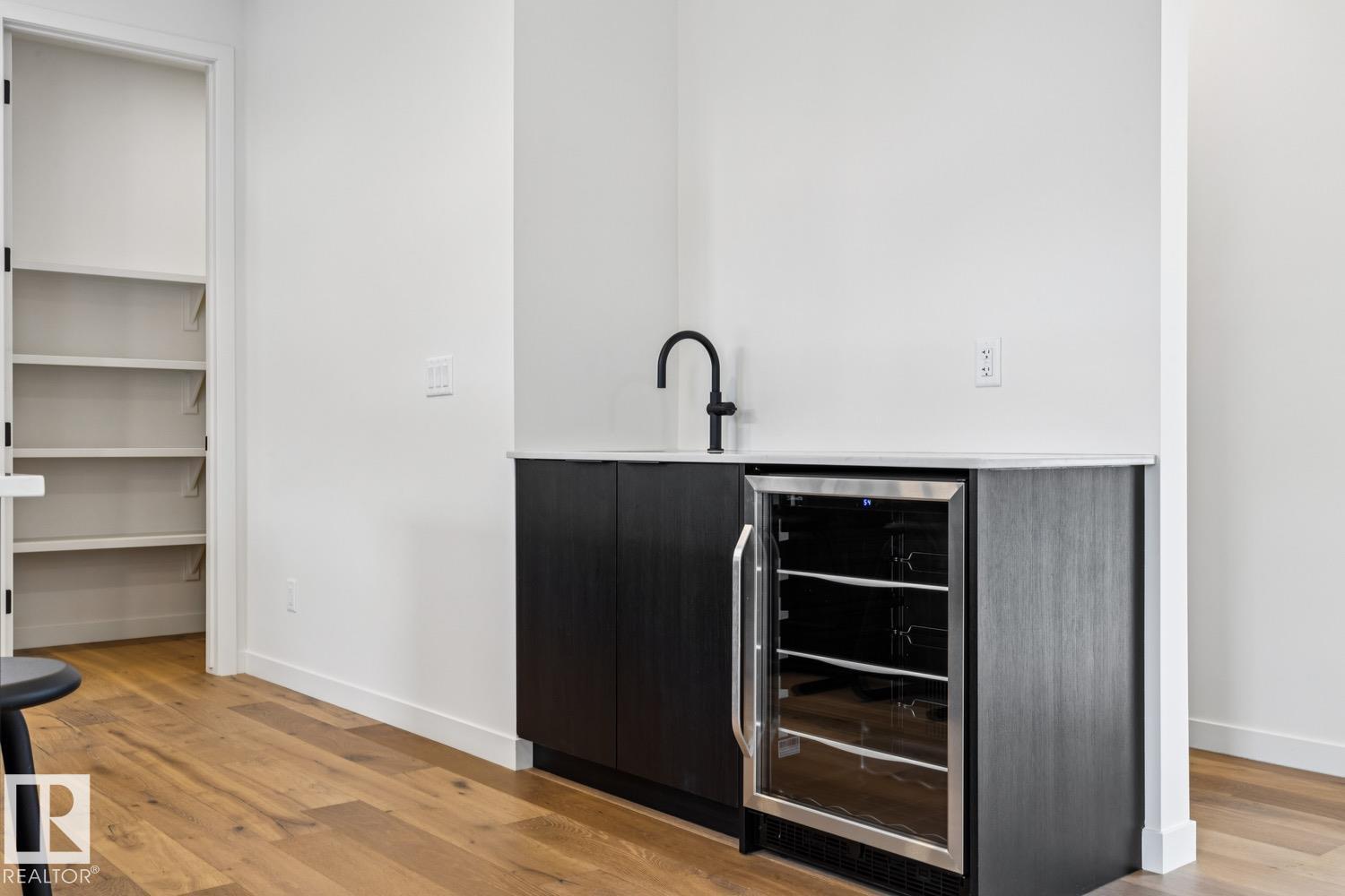 #6 10331 Wadhurst RD NW - 19