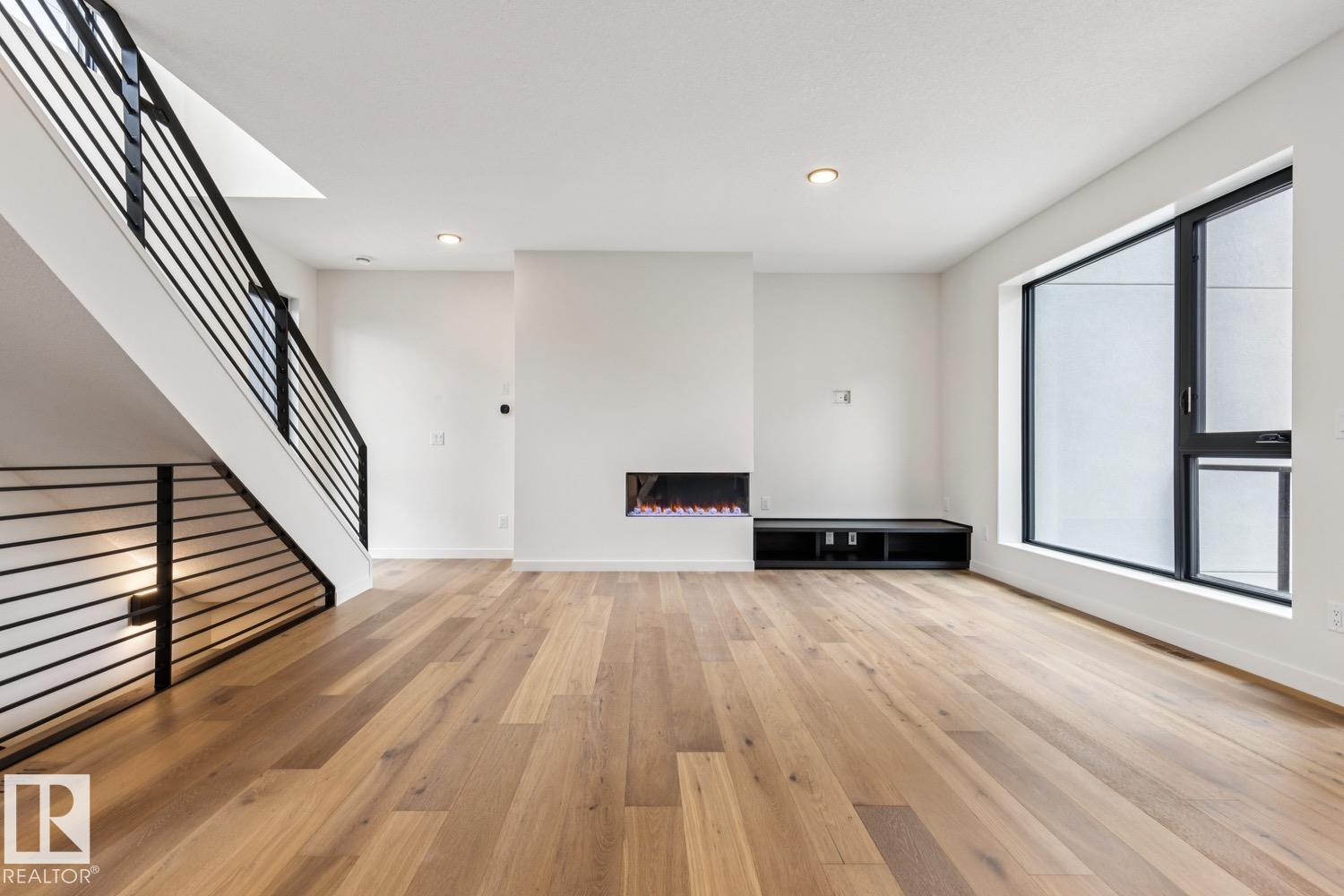 #6 10331 Wadhurst RD NW - 23