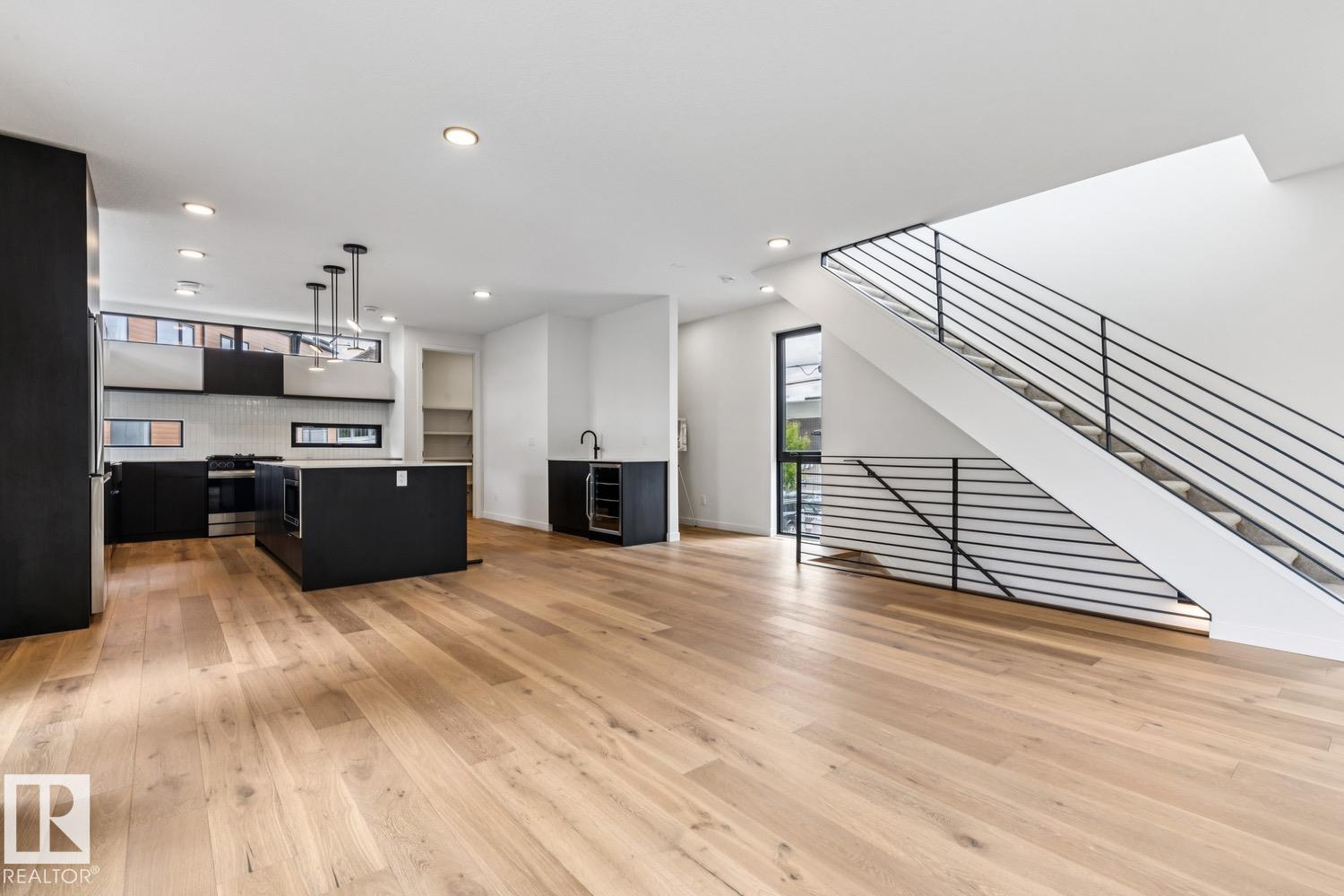 #6 10331 Wadhurst RD NW - 26