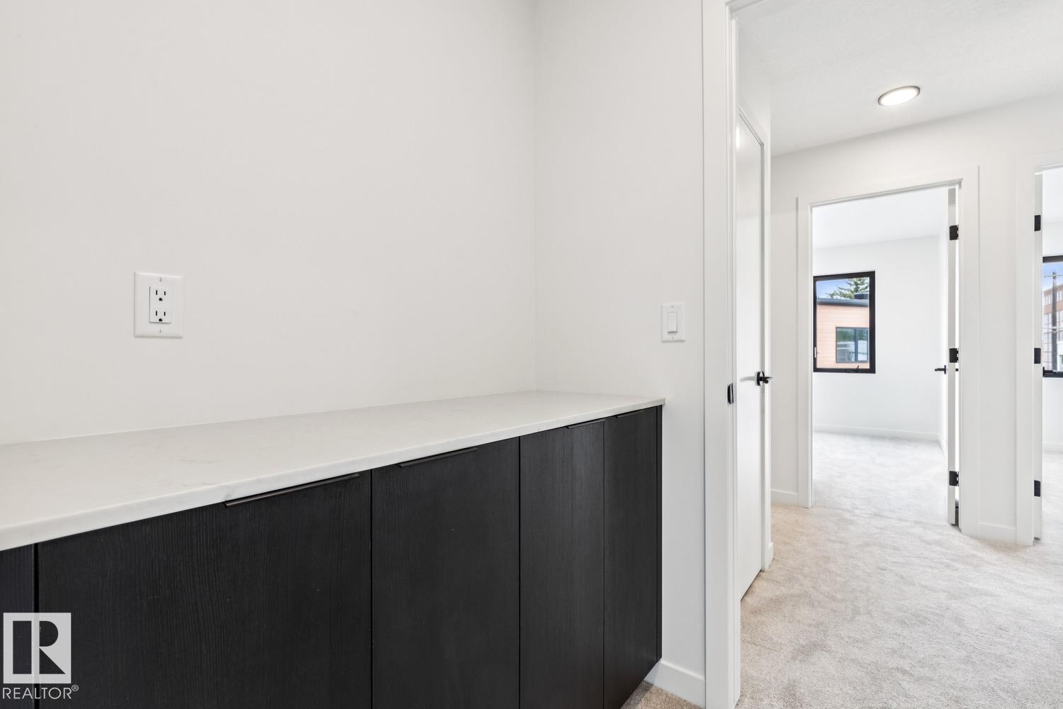 #6 10331 Wadhurst RD NW - 38