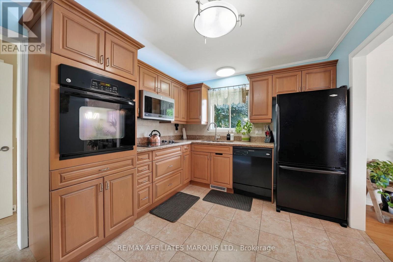 2706 ROSS AVENUE - 11