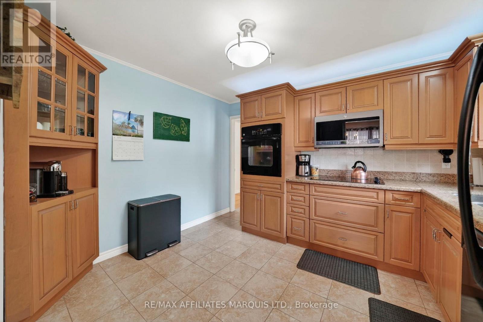 2706 ROSS AVENUE - 12