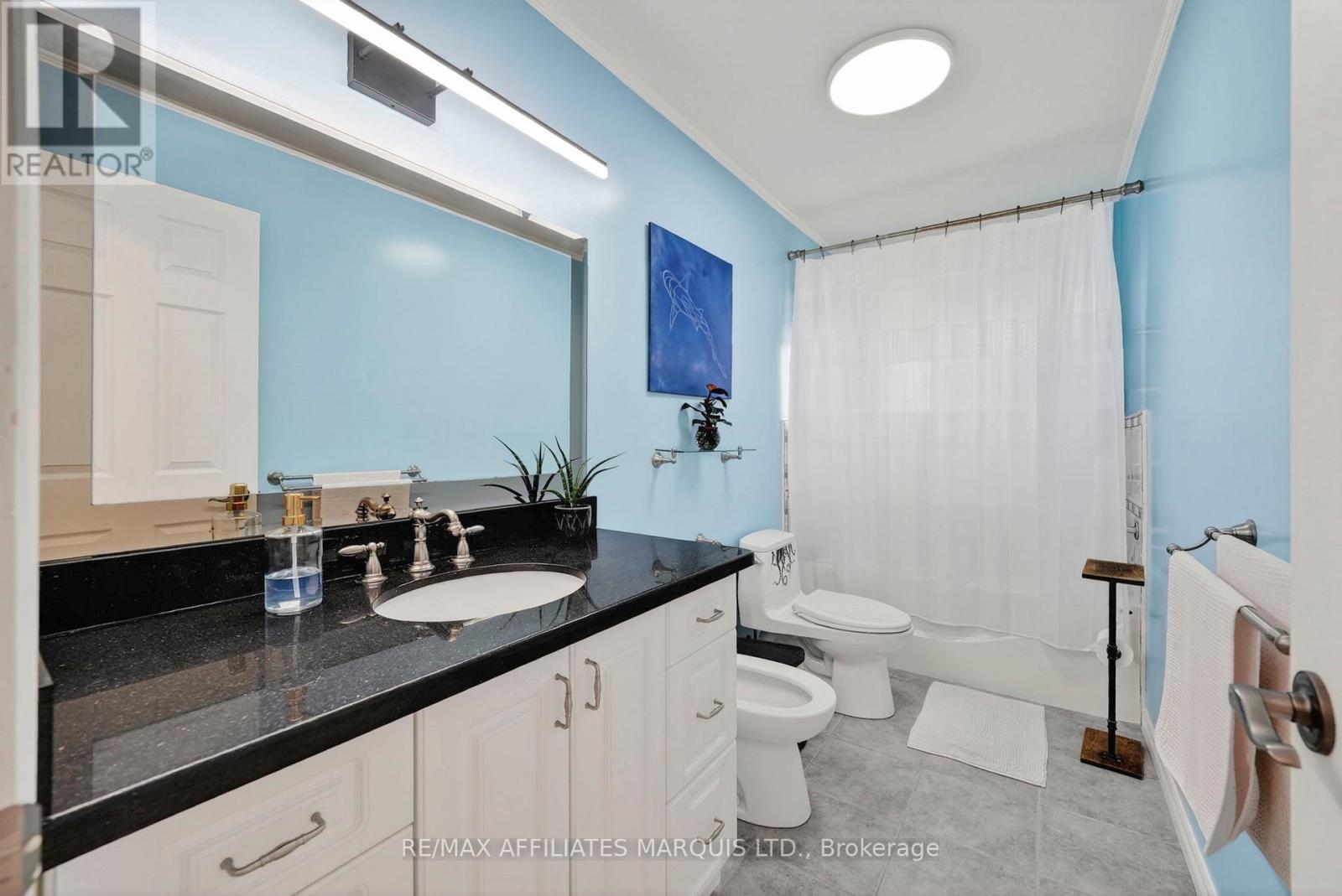 2706 ROSS AVENUE - 18
