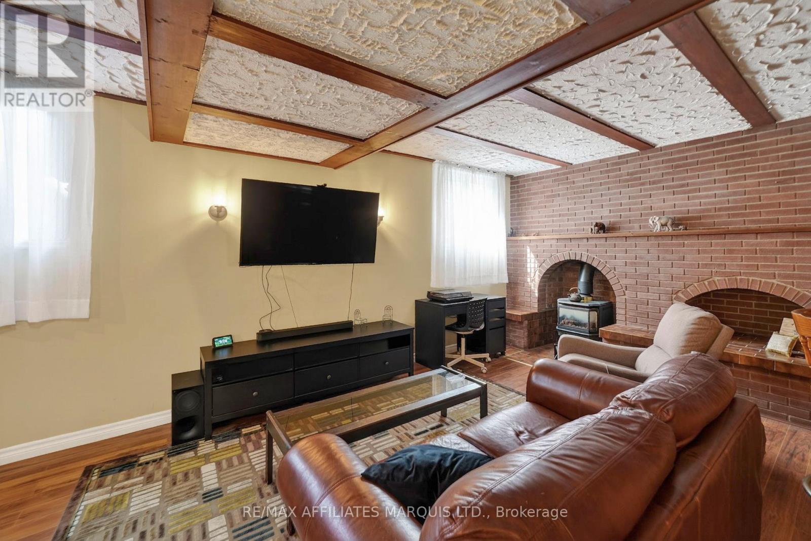 2706 ROSS AVENUE - 23