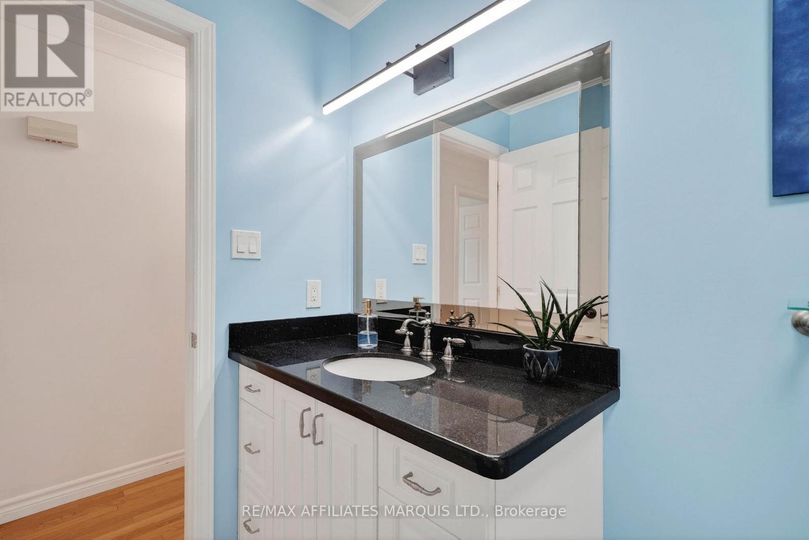 2706 ROSS AVENUE - 28