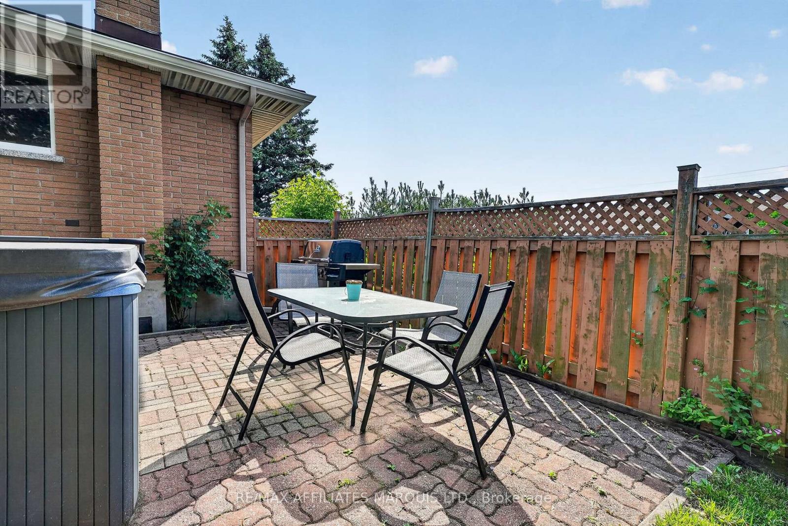 2706 ROSS AVENUE - 33