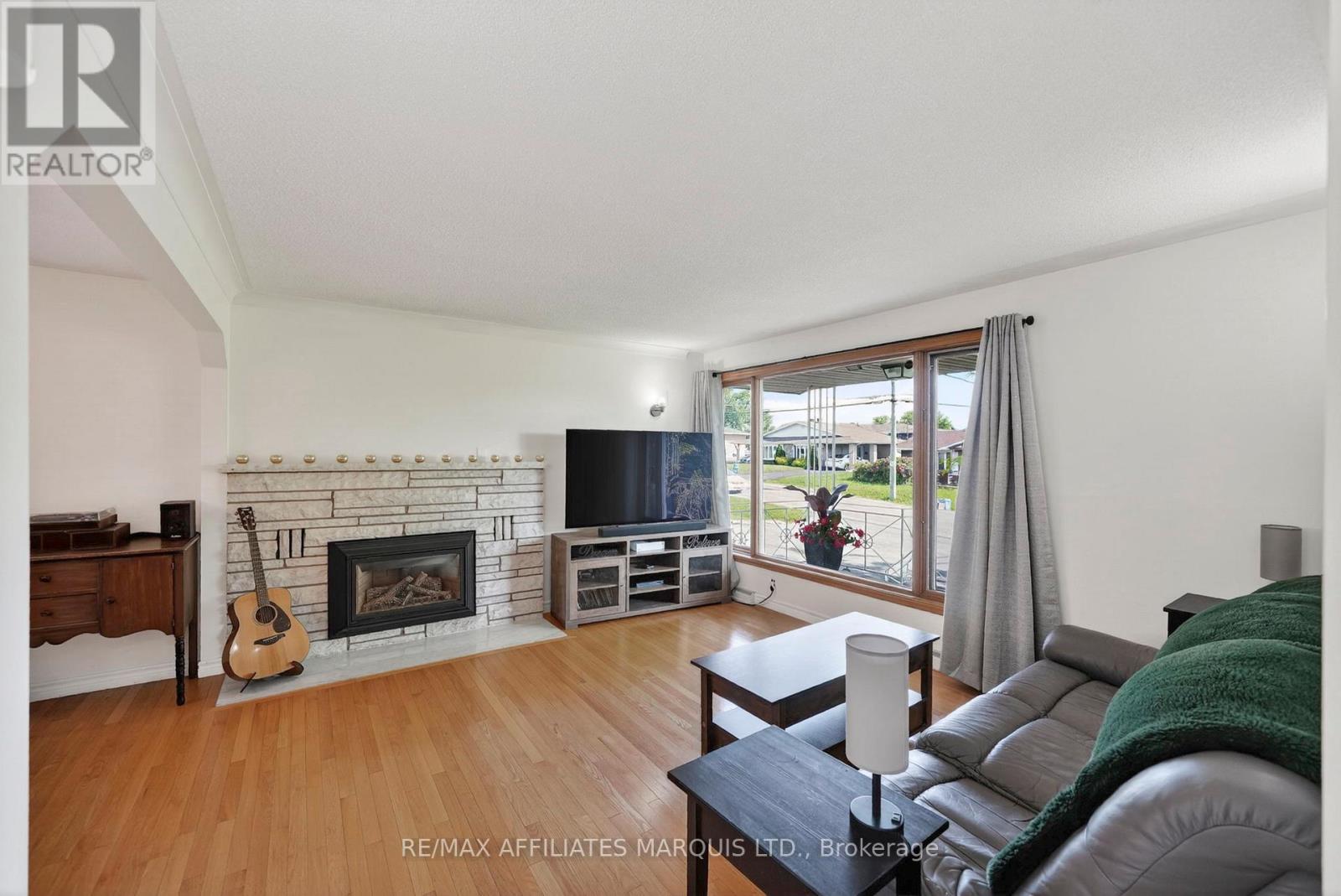2706 ROSS AVENUE - 4