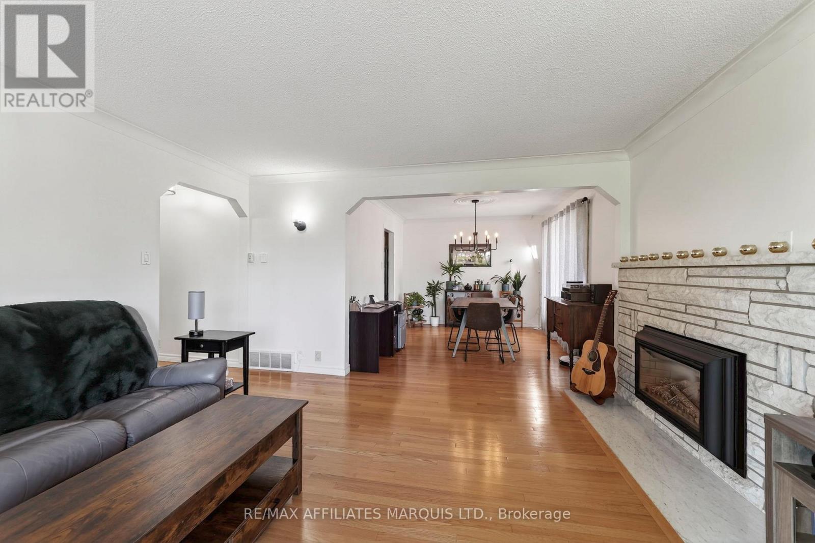 2706 ROSS AVENUE - 6