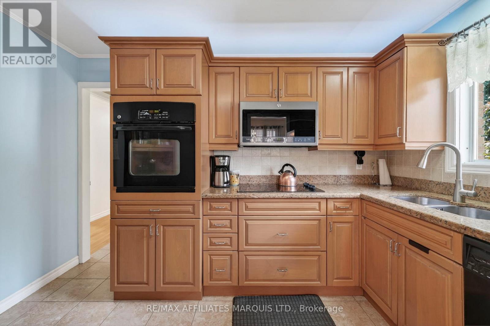 2706 ROSS AVENUE - 9