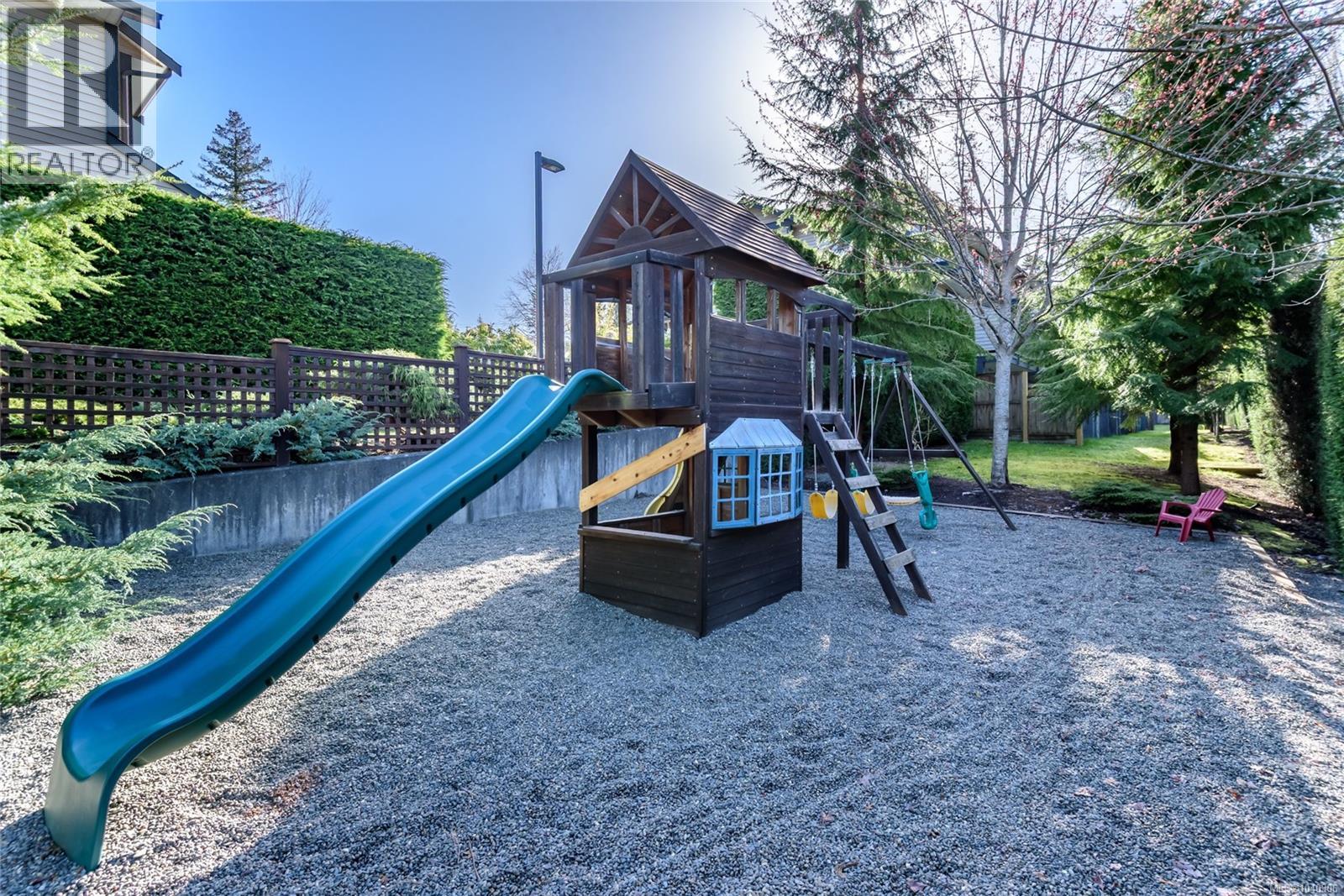#104 4699 Muir Rd - 29