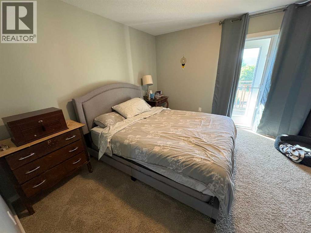 8905 107 Avenue — photo 11