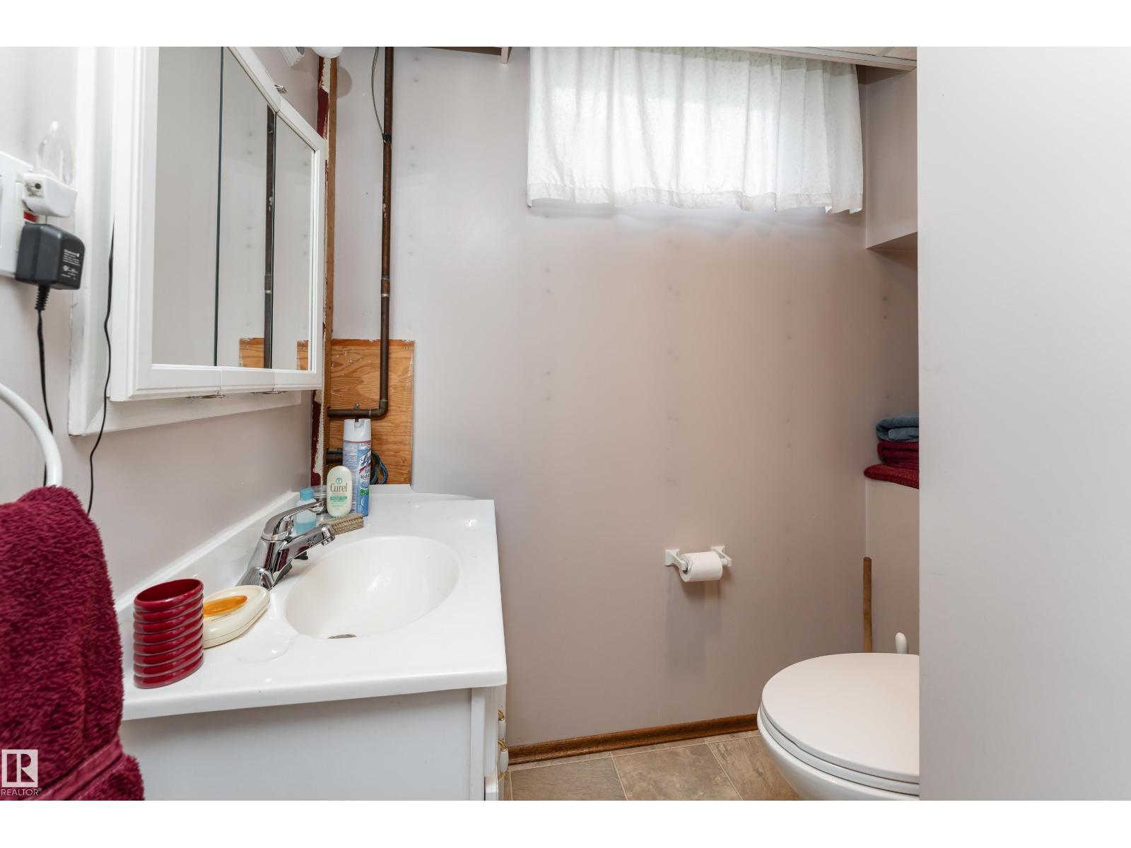 9559 145 AV NW — photo 33