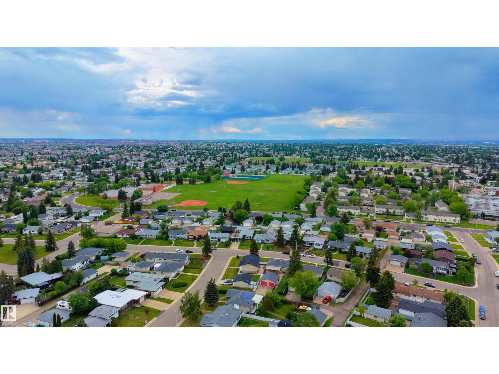 9559 145 AV NW — photo 55