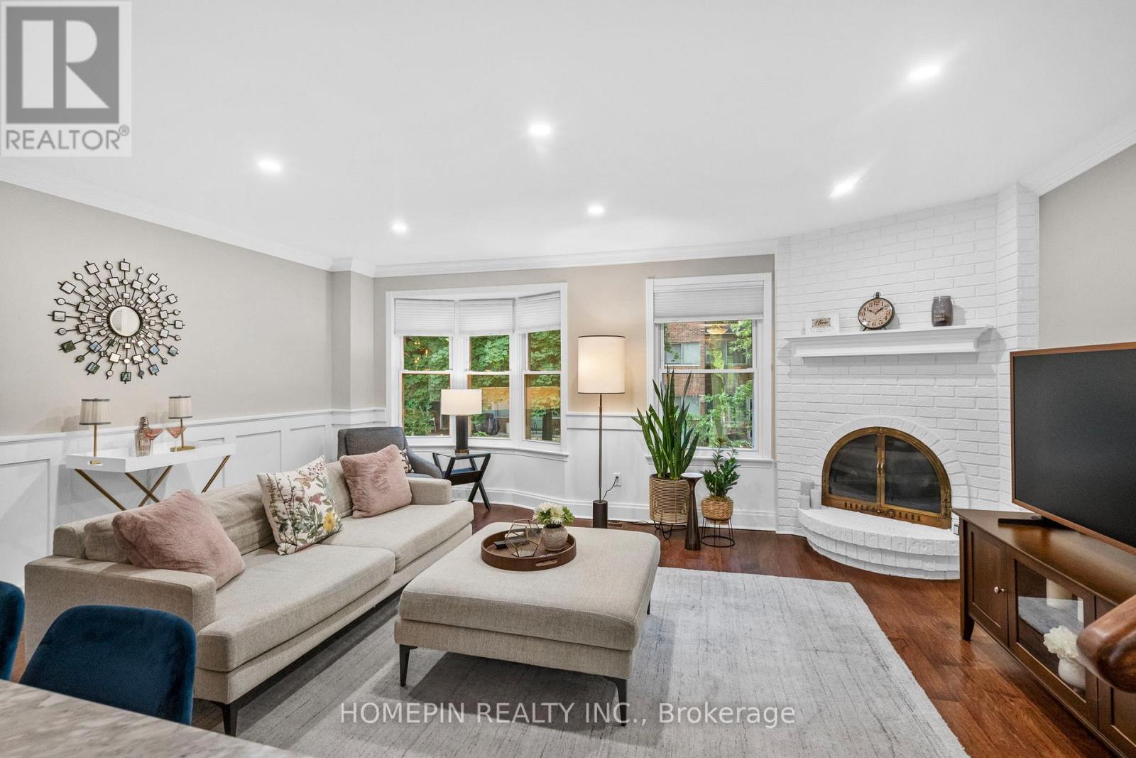 86 CONFEDERATION WAY - 11