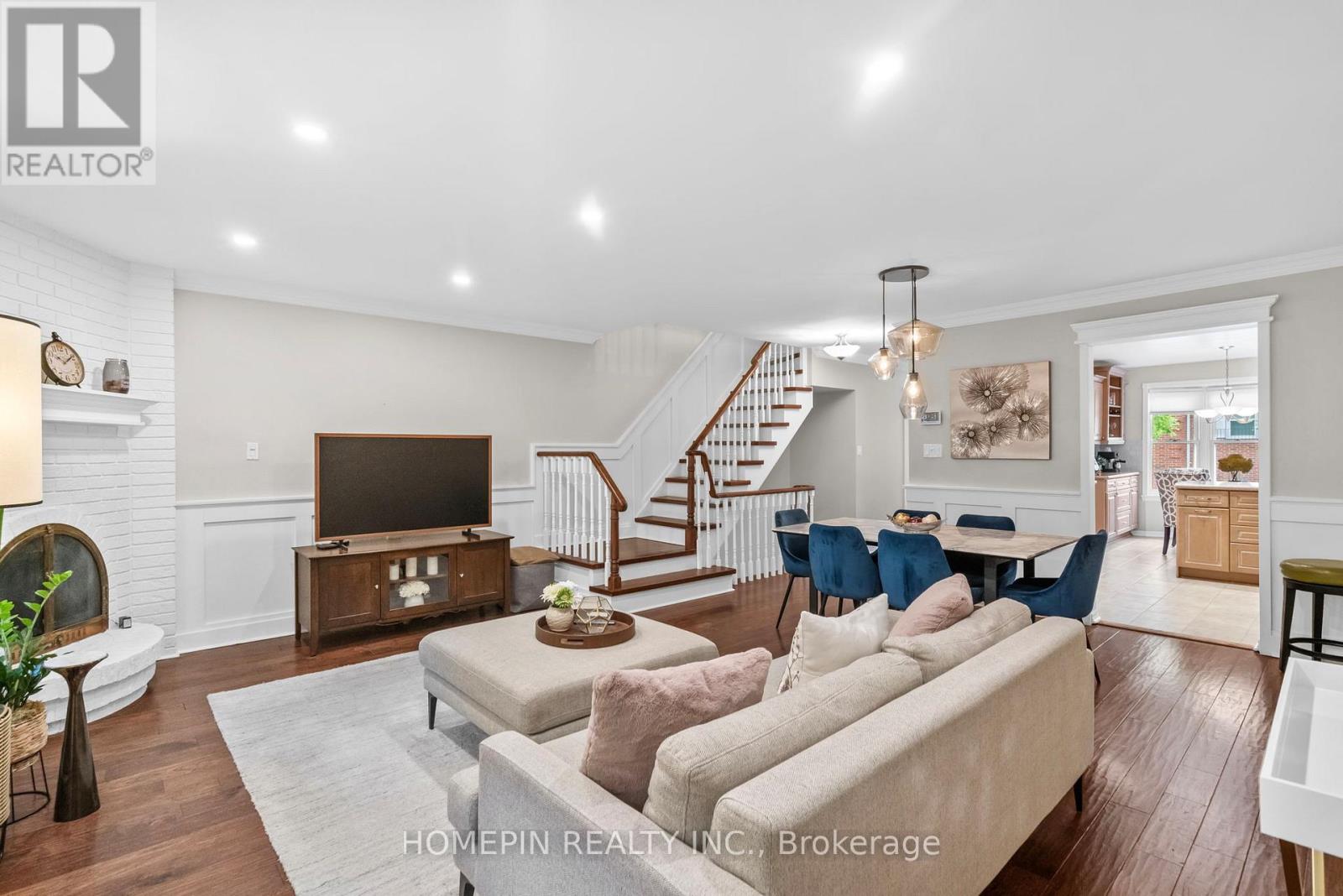 86 CONFEDERATION WAY - 12