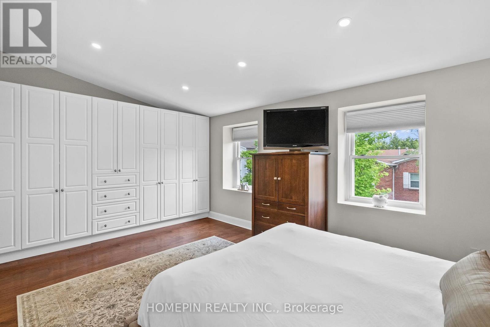 86 CONFEDERATION WAY - 16